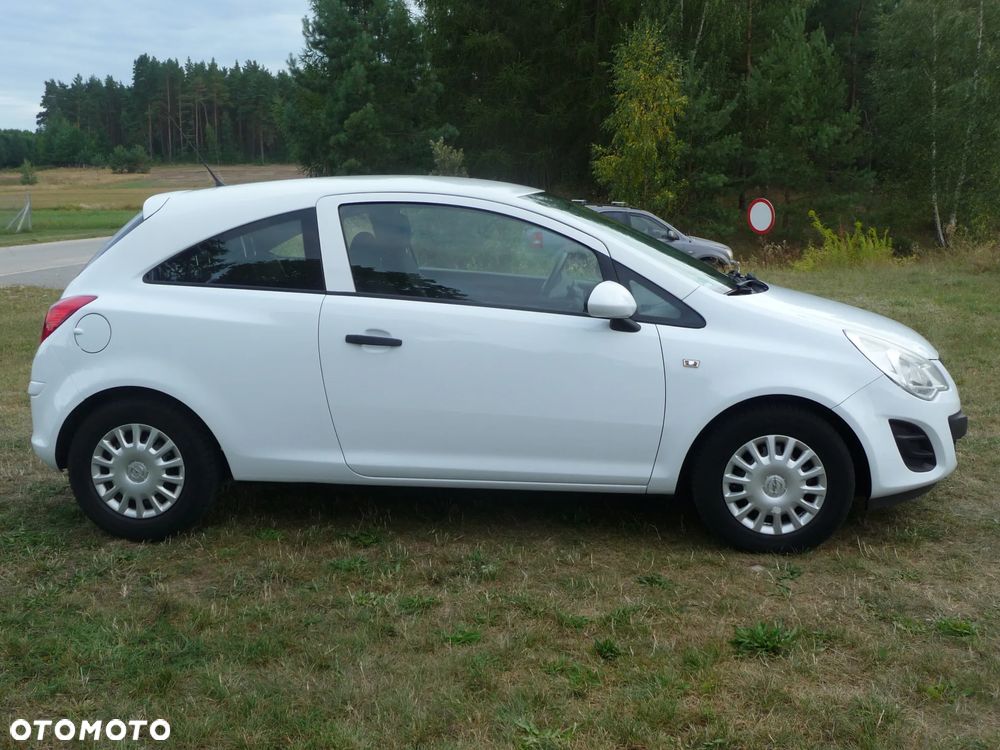 Opel Corsa 1.2 16V Essentia - 4