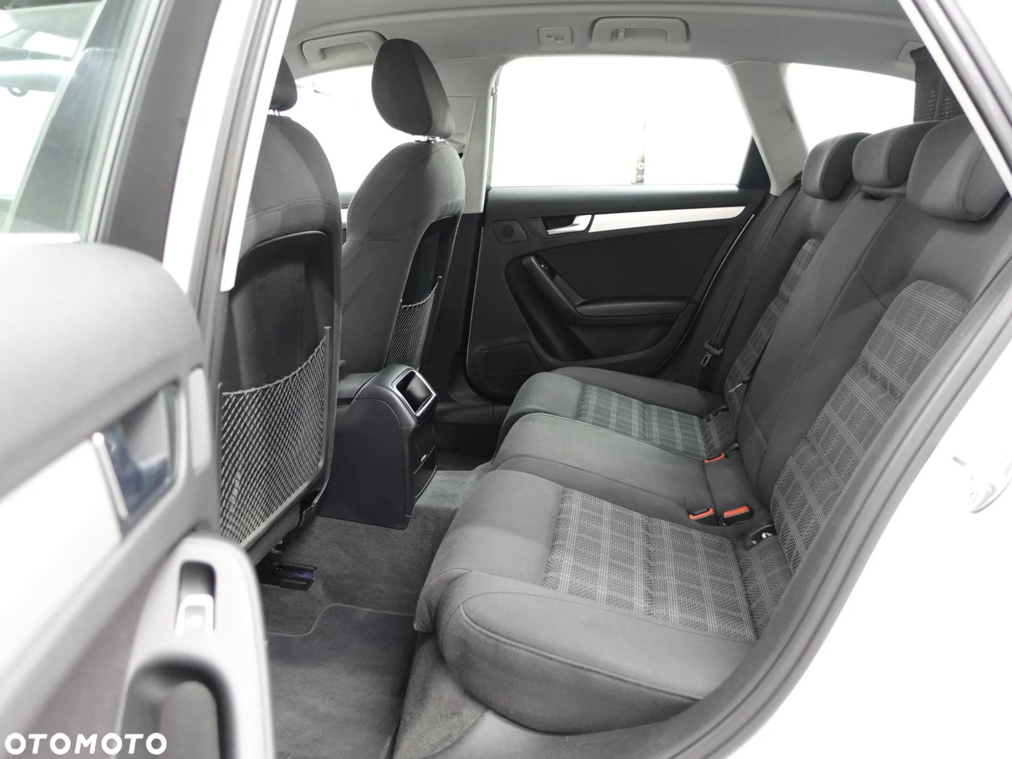 Audi A4 Avant 2.0 TDI DPF clean diesel quattro S line Sportpaket - 25