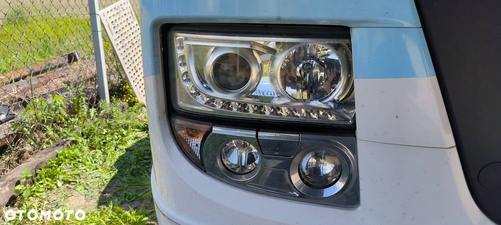LAMPA PRAWA PRZÓD IVECO STRALIS AS440ST/P LNG LED - 1