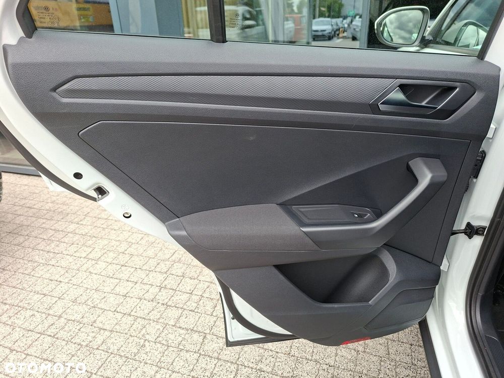 Volkswagen T-Roc - 13