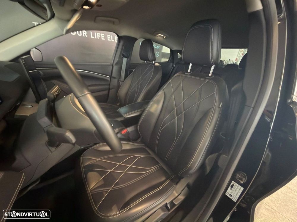 Ford Mustang Mach-E 75.7 kWh Base — fotografia 7