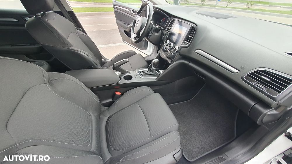Renault Megane BLUE dCi 115 EDC BUSINESS EDITION - 24