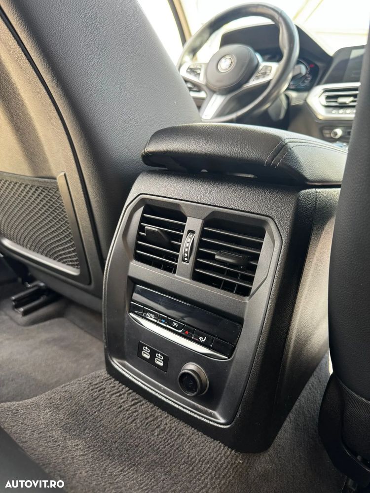 BMW Seria 3 330e Aut. Sport Line - 17