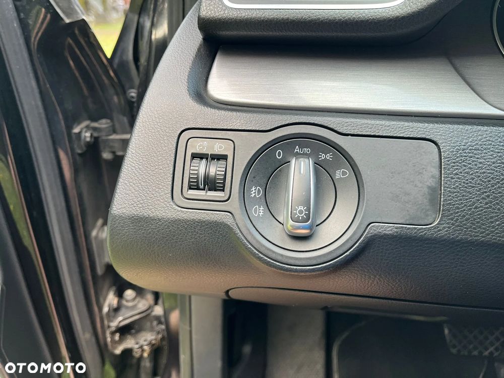 Volkswagen Passat 2.0 TDI DSG BlueMotion Technology Comfortline - 22