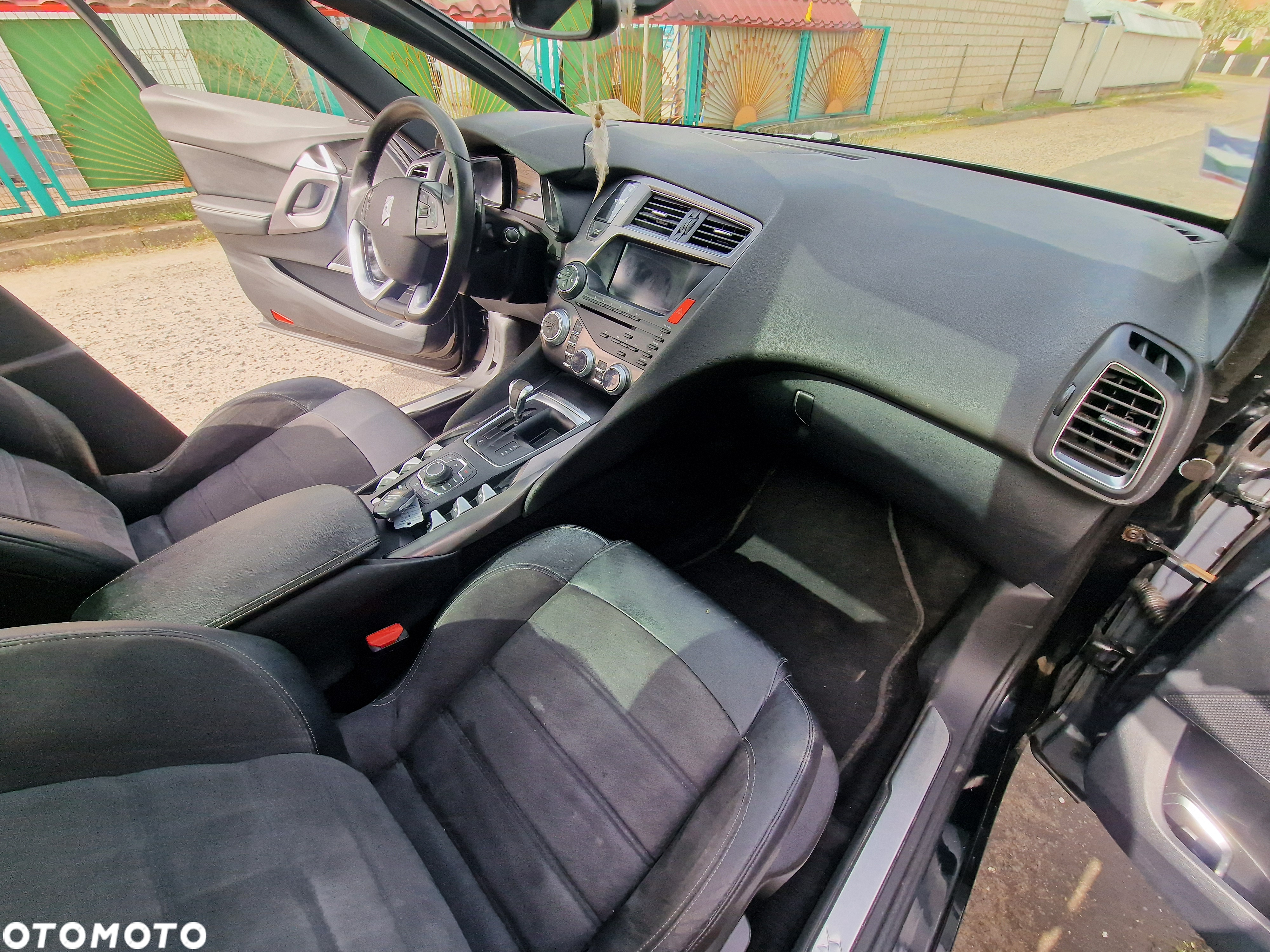 Citroën DS5 e-HDi 115 EGS6 SoChic - 15