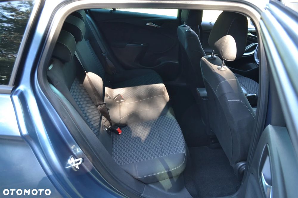 Opel Astra 1.4 Turbo Edition - 19