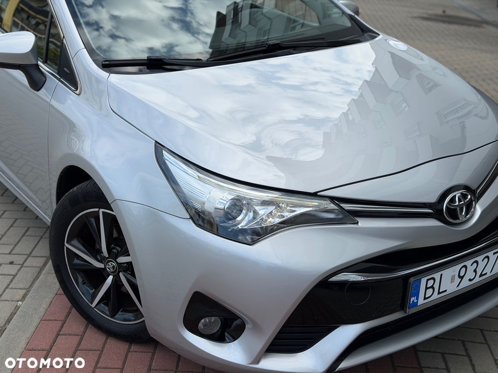 Toyota Avensis 1.8 Active - 28
