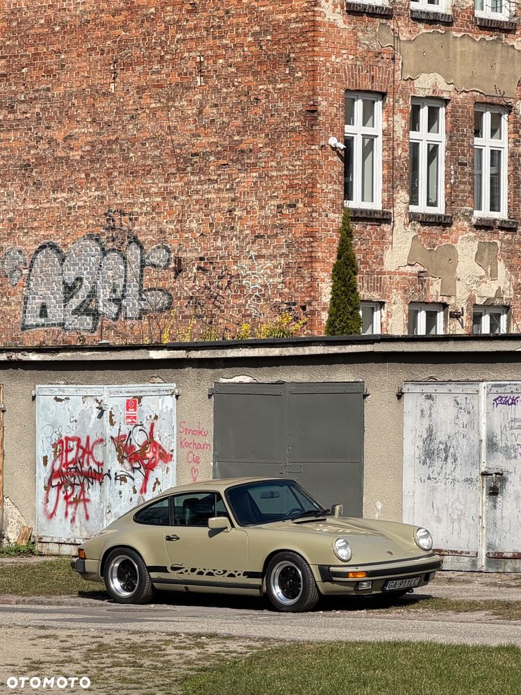 Porsche 911 - 9