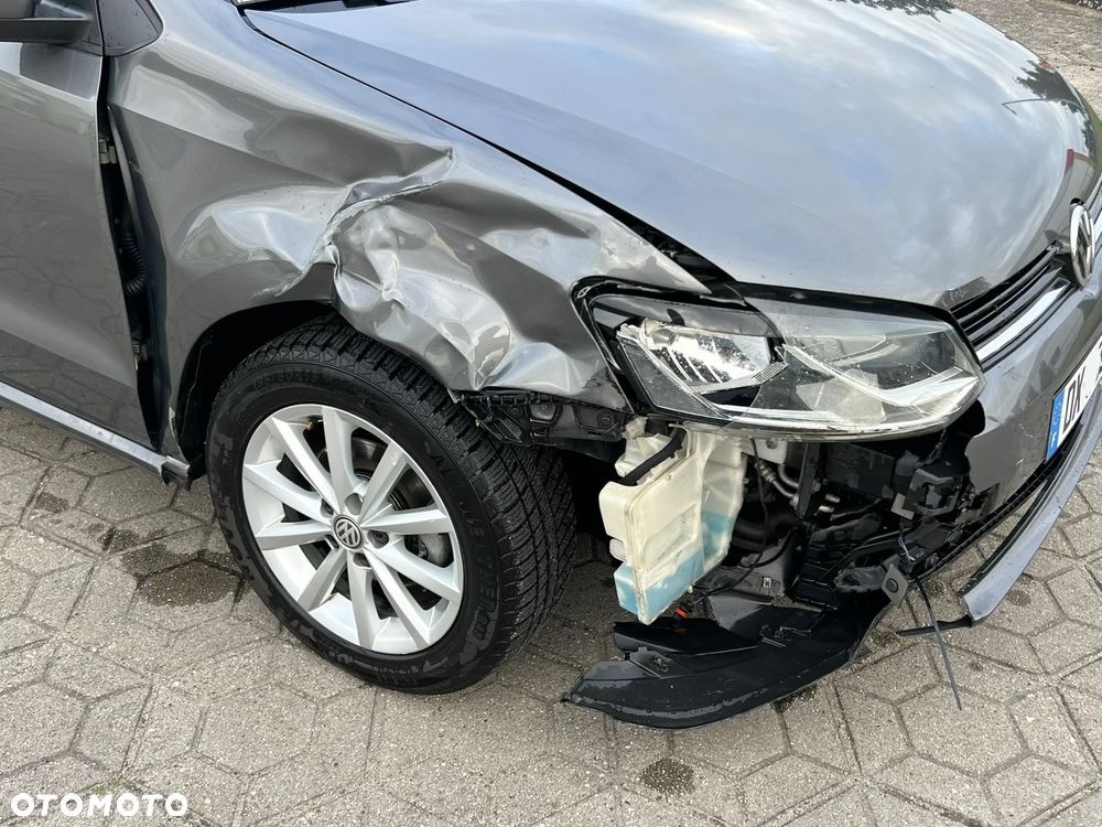 Volkswagen Polo 1.4 TDI Blue Motion Technology DSG Lounge - 3