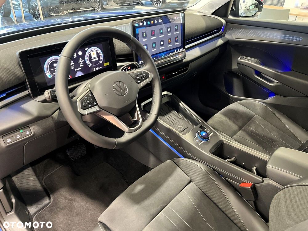 Volkswagen T-Roc - 9