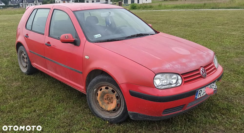 Volkswagen Golf - 1