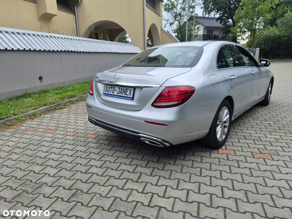 Mercedes-Benz Klasa E 200 4Matic 9G-TRONIC Avantgarde - 8