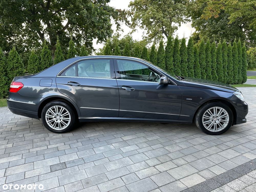 Mercedes-Benz Klasa E 250 T CDI 7G-TRONIC Elegance - 3