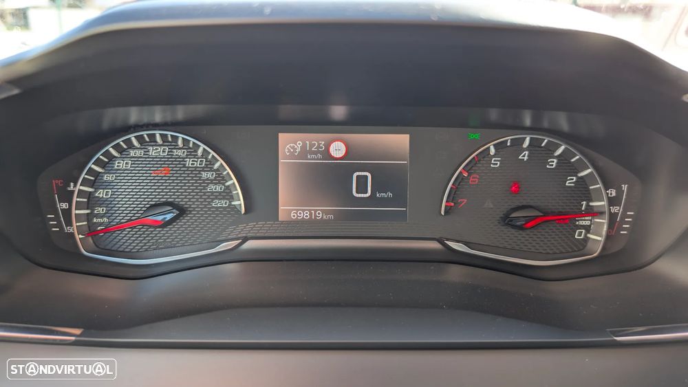 Peugeot 208 1.2 PureTech Active Pack - 9