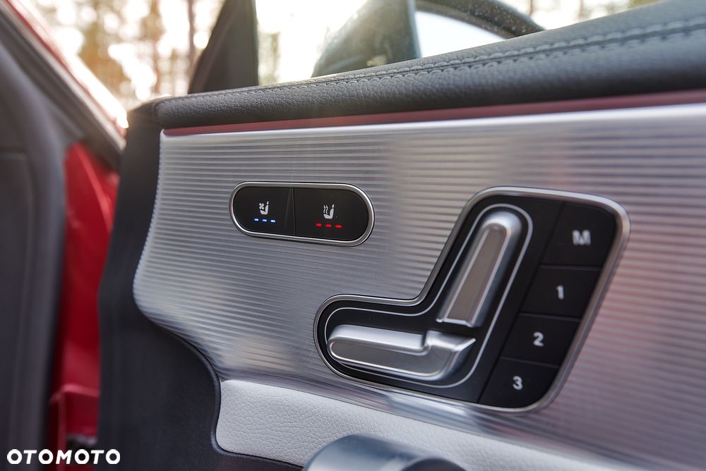 Mercedes-Benz CLA 250 4-Matic AMG Line - 24