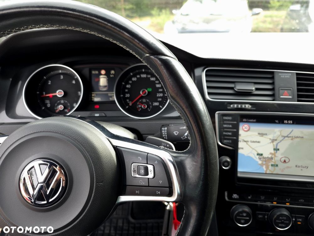 Volkswagen Golf - 22