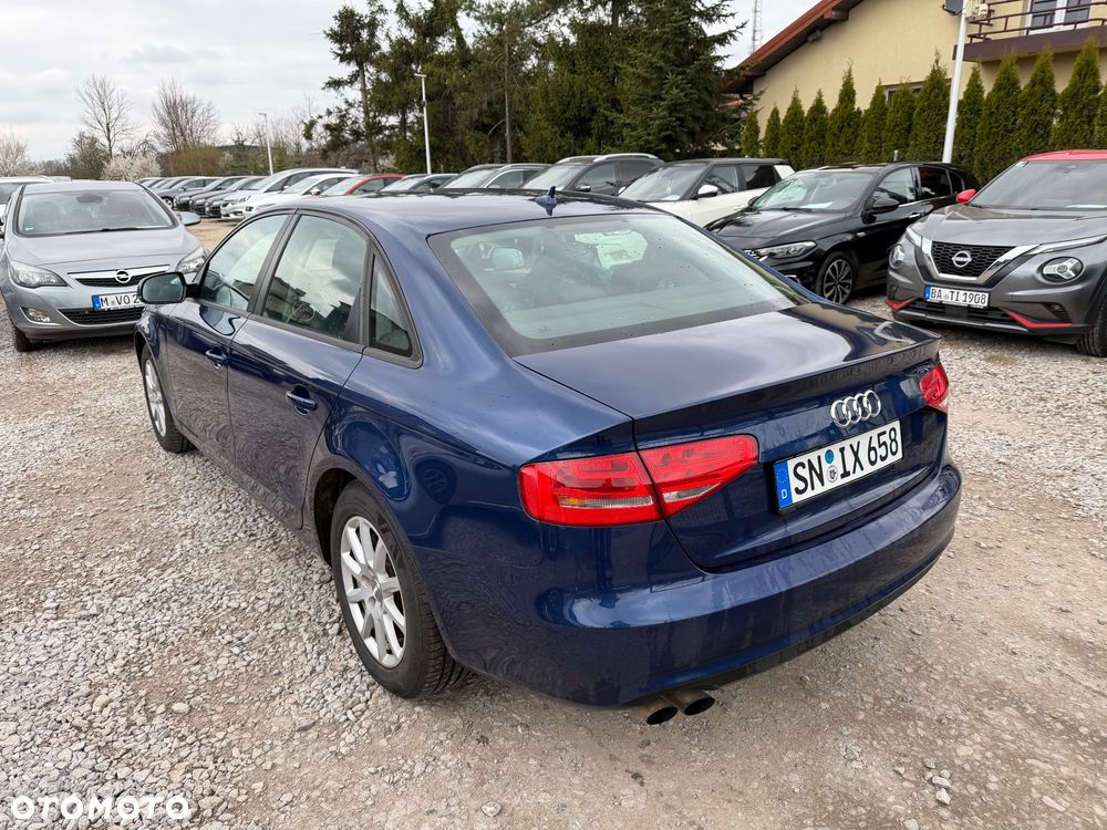 Audi A4 Limousine - 4