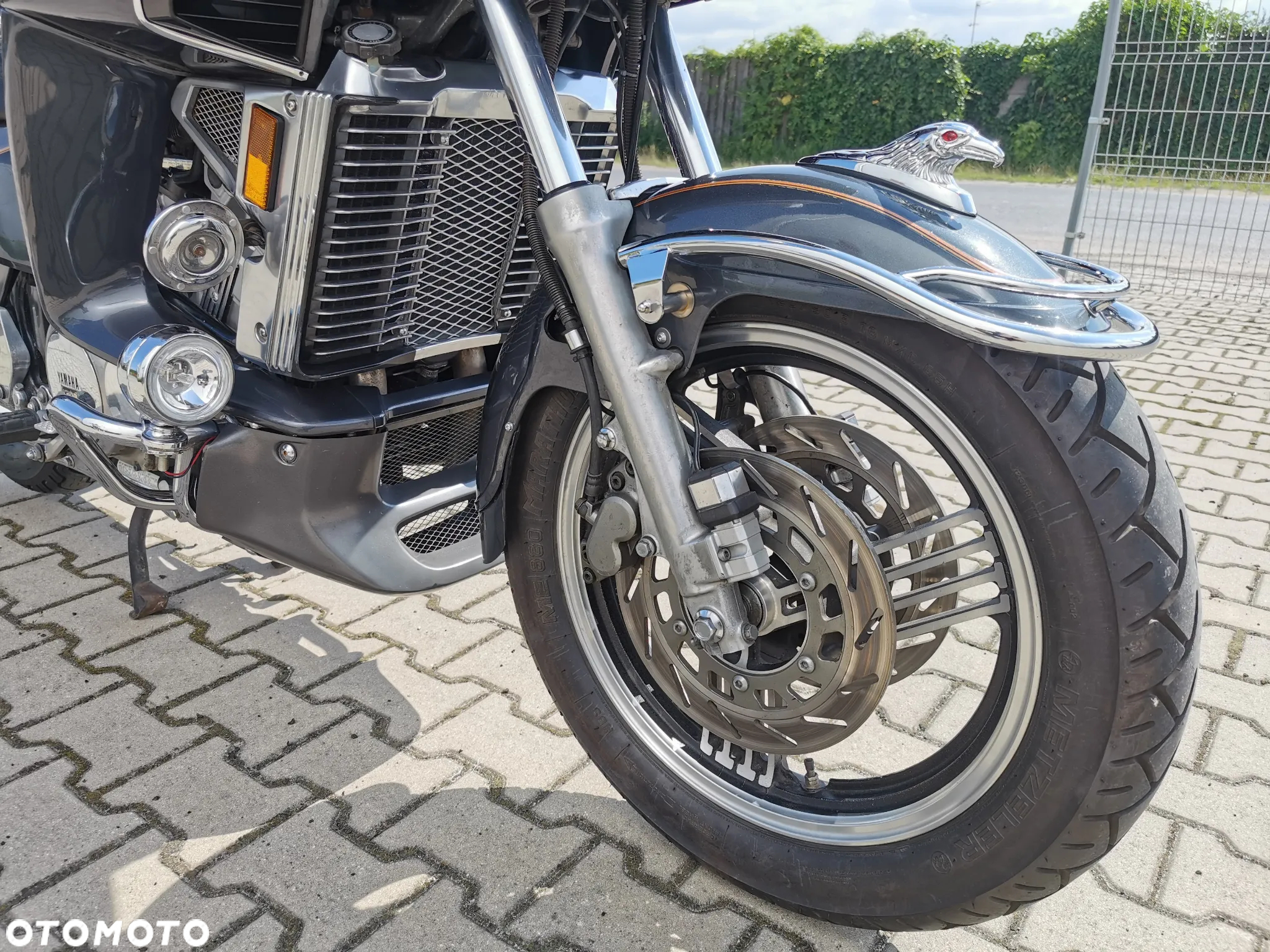 Yamaha XVZ - 19