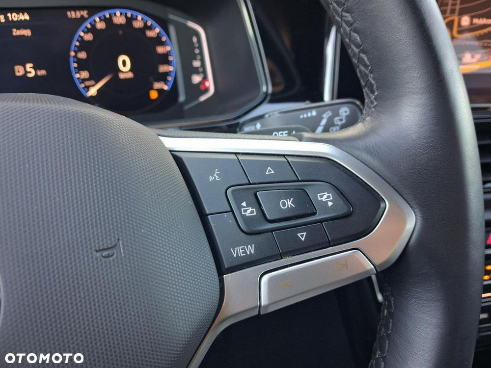 Volkswagen T-Roc - 19