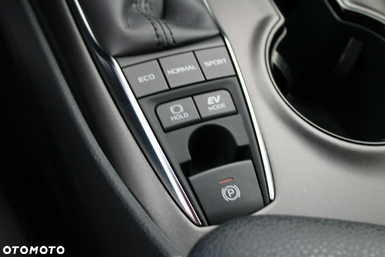 Toyota Camry - 27