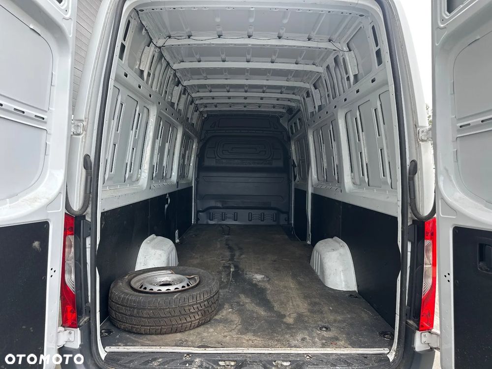 Mercedes-Benz SPRINTER - 25
