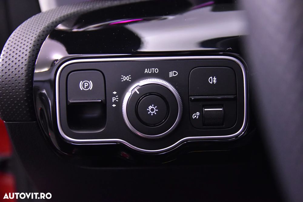 Mercedes-Benz CLA 250 e 8G-DCT - 17