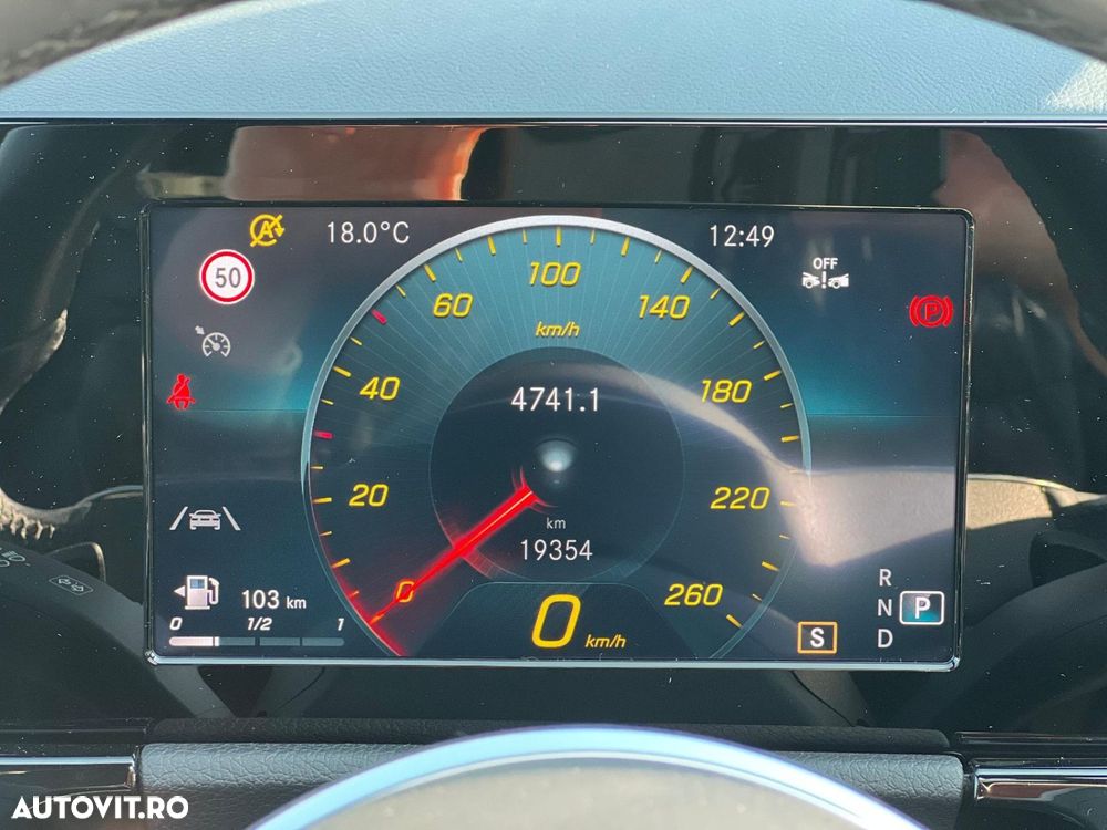 Mercedes-Benz GLA - 21