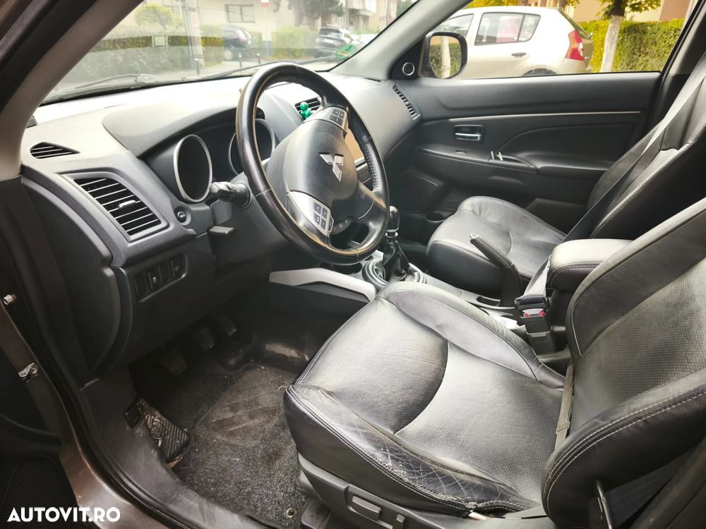 Mitsubishi ASX - 4