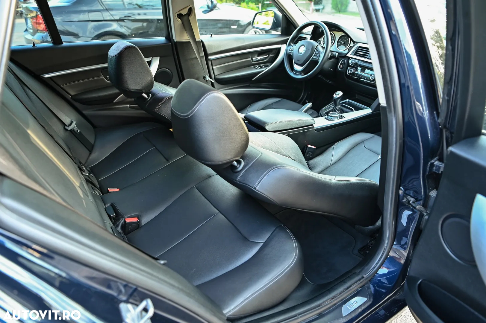 BMW Seria 3 318d Touring Luxury Line - 12