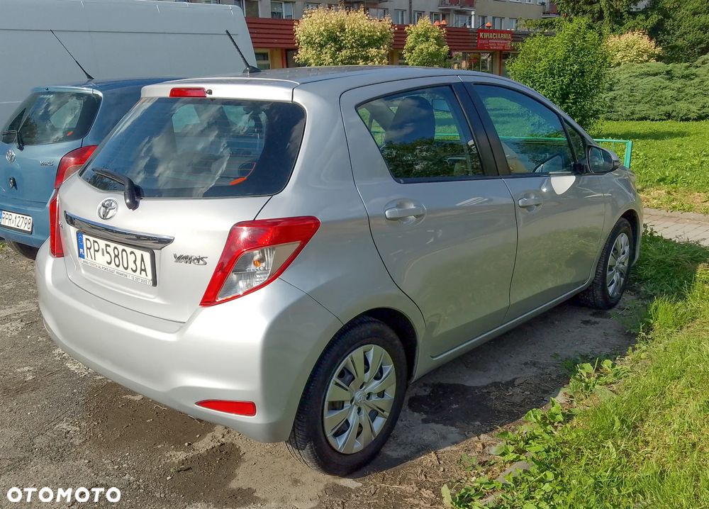 Toyota Yaris 1.33 Premium - 6