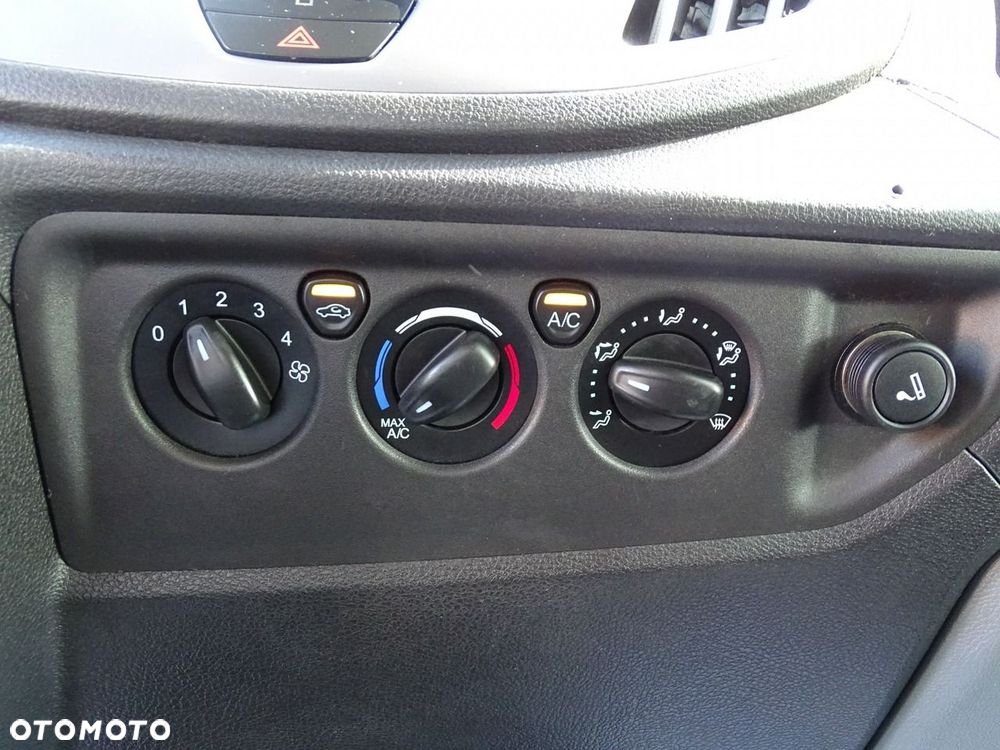 Ford Transit - 28