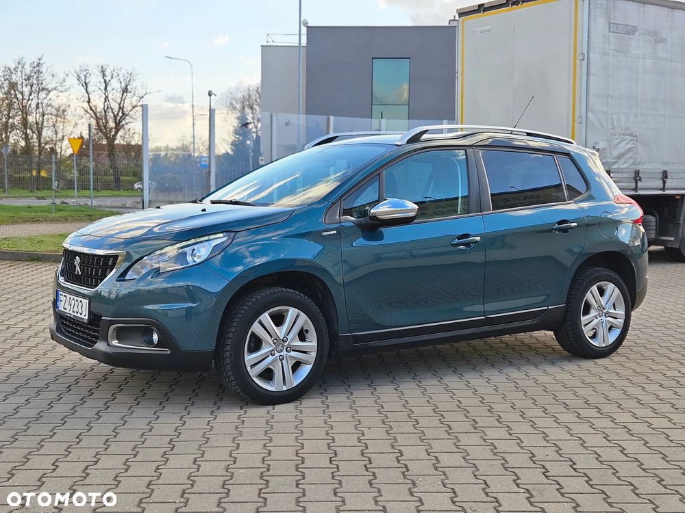 Peugeot 2008 1.2 Pure Tech Style S&S - 16