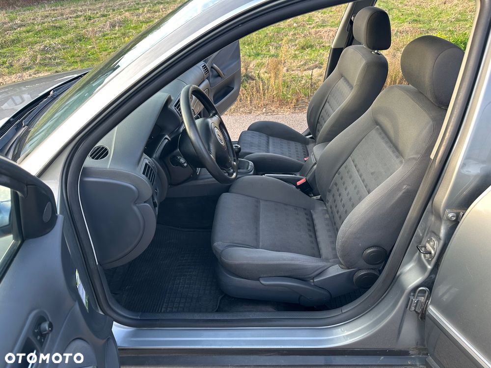 Volkswagen Passat 1.8T Highline - 17