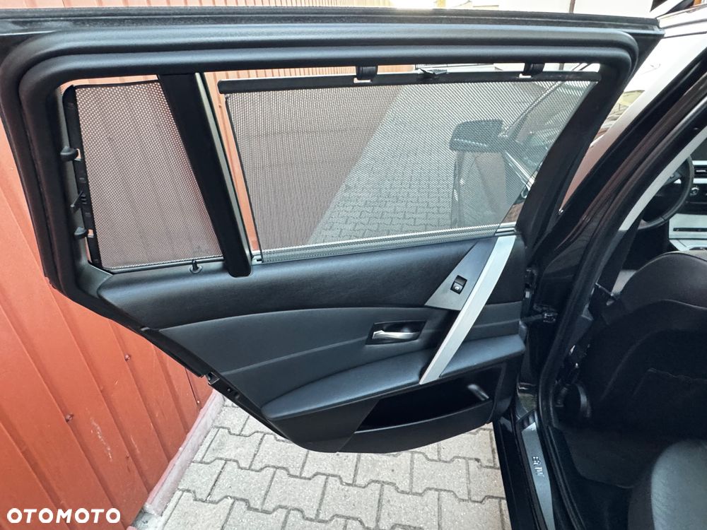 BMW Seria 5 530i Touring - 14