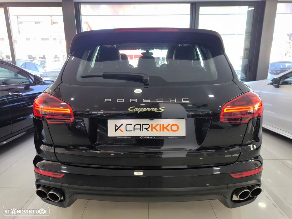 Porsche Cayenne S E-Hybrid - 4