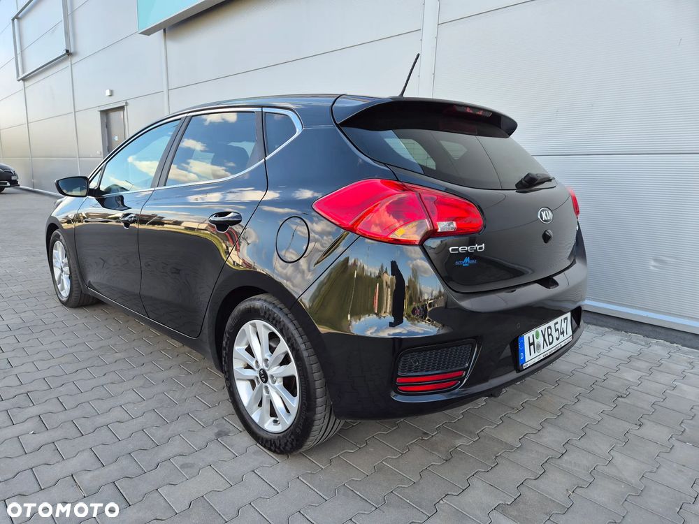 Kia Ceed 1.6 CRDi 136 ISG Dream-Team Edition - 7