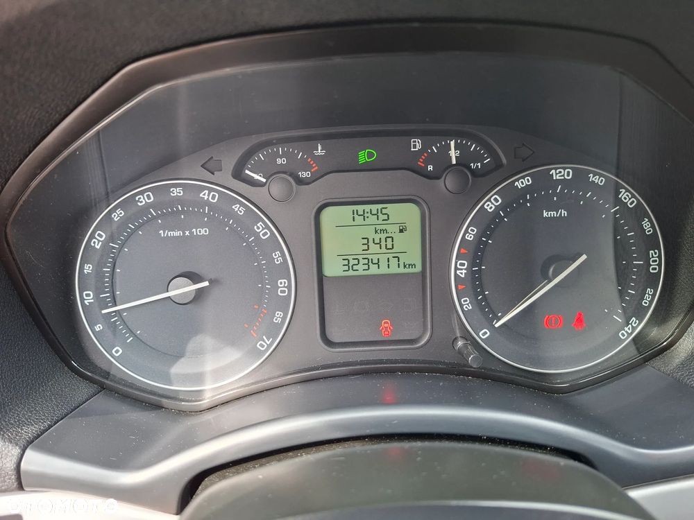Skoda Octavia 1.6 Ambiente - 6