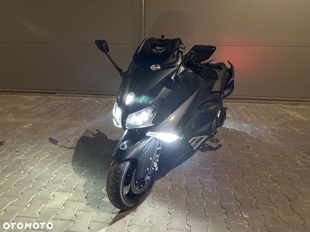 Yamaha Tmax - 16