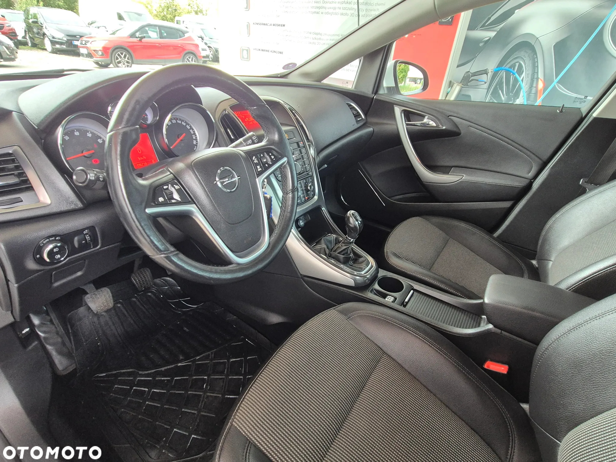 Opel Astra 1.6 Turbo Caravan Cosmo - 28