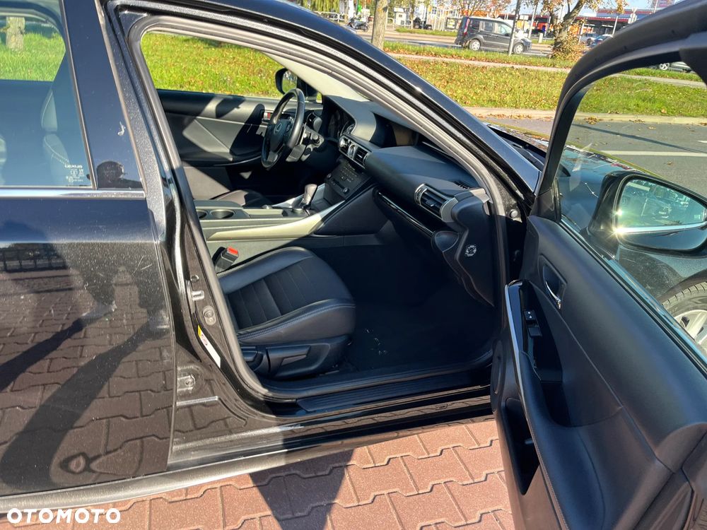 Lexus IS 200t Elite - 6