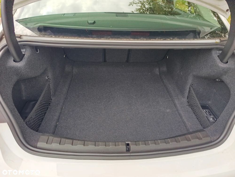 BMW Seria 3 318i Advantage - 15