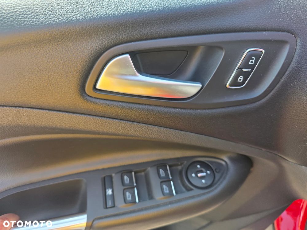 Ford Kuga 1.6 EcoBoost 2x4 Titanium - 11