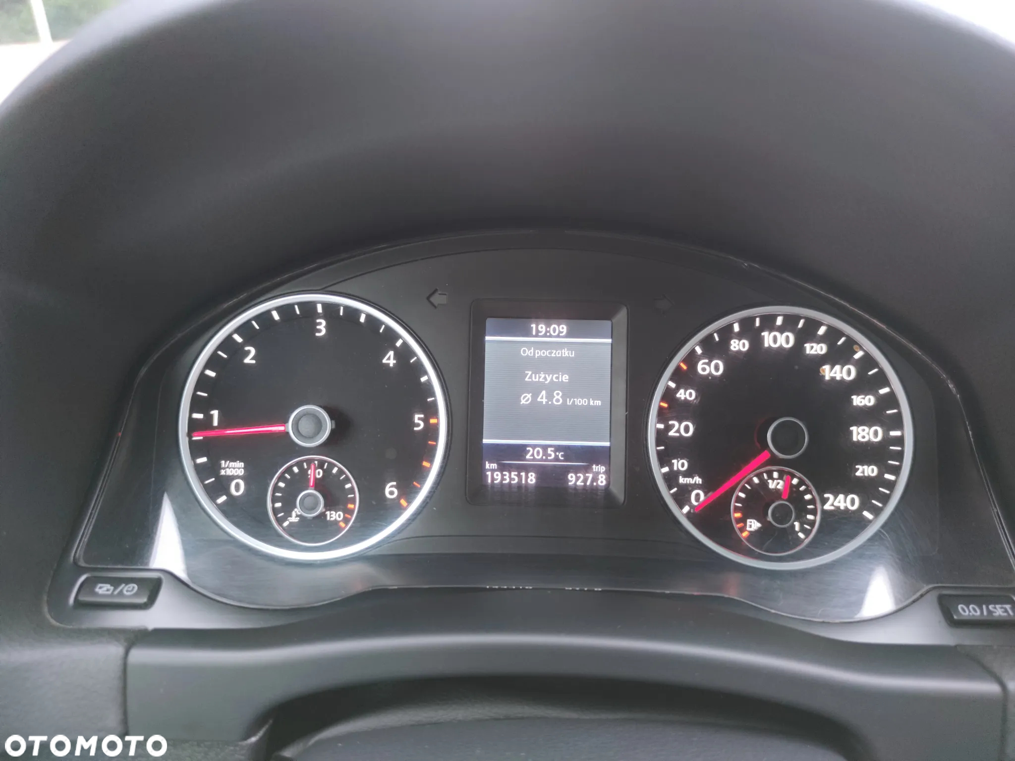 Volkswagen Tiguan 2.0 TDI Perfectline R-Style - 35