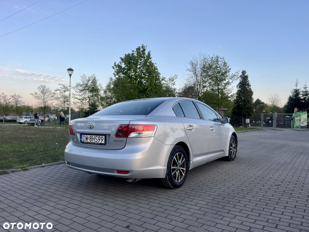 Toyota Avensis 1.8 Sol - 6