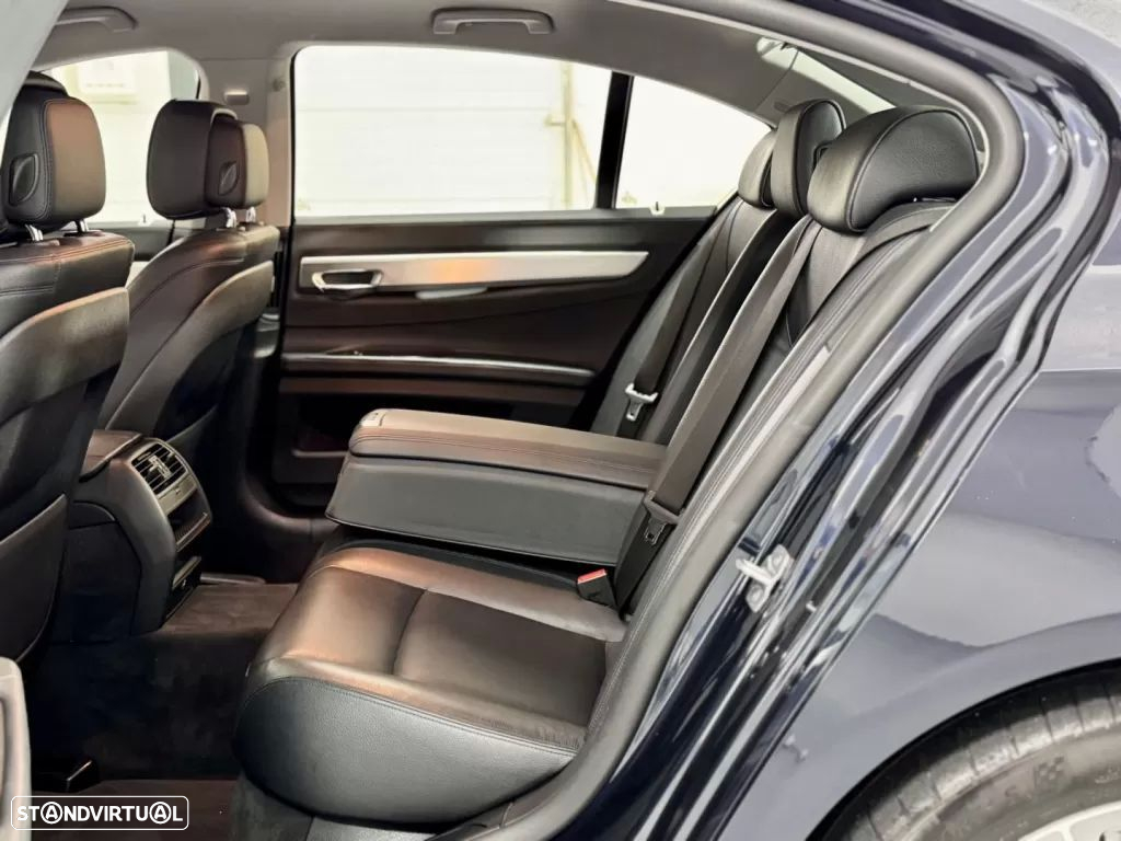 BMW 730 - 44
