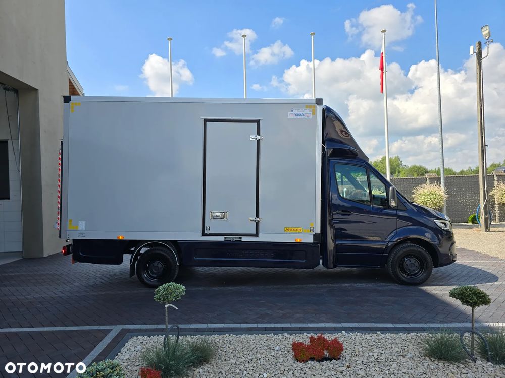Mercedes-Benz SPRINTER 319 3.0 CDI KONTENER 4,28cmDługi 2,29cmSzero 2,24cmWysok + WINDA 750Kg 42Tyś km SERWIS DO OSTATNIEGO Km ASO MERCEDES-BENZ SALON PL STAN NOWY NOWY NOWY FABRYCZNA GWARANCJA - 7