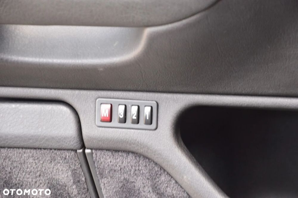 BMW Seria 7 740i - 35