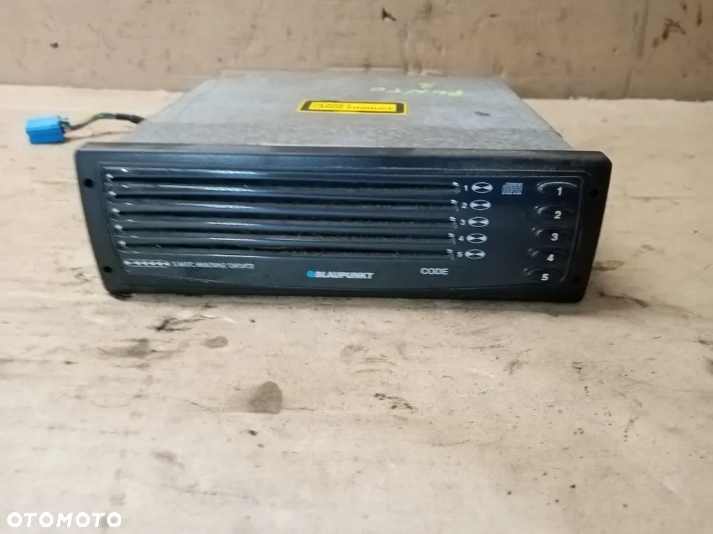 Zmieniarka CD 5 płyt magazynek Blaupunkt Fiat Punto II 2 - 1