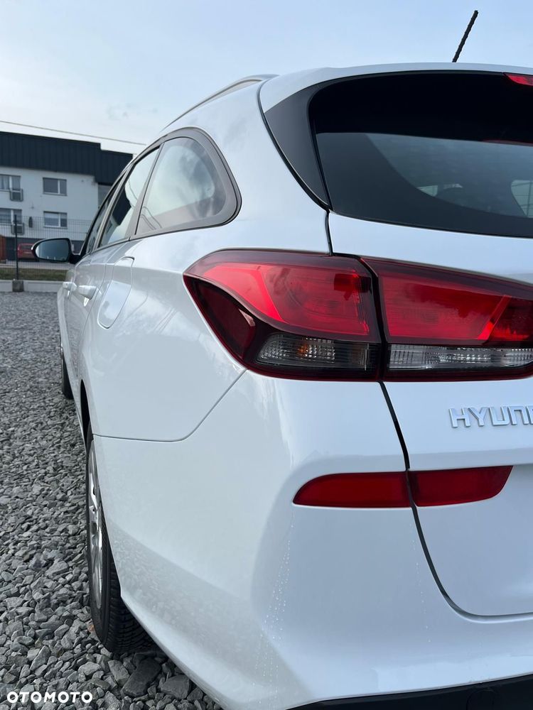 Hyundai i30 1.6 D Classic + - 10