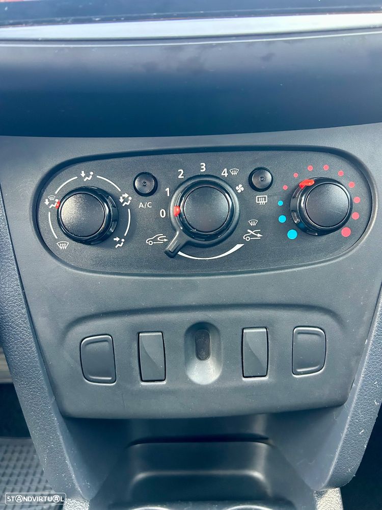 Dacia Sandero Stepway dCi 90 Ambiance - 11